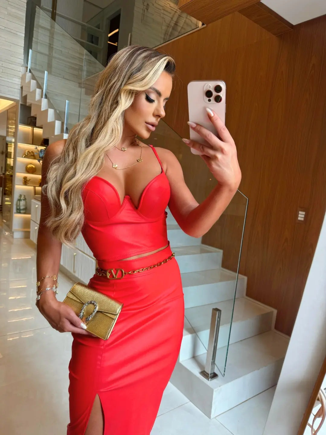 Conjunto Marbelle – Cropped com Bojo e Saia Midi em Courino | Tendência & Sofisticação