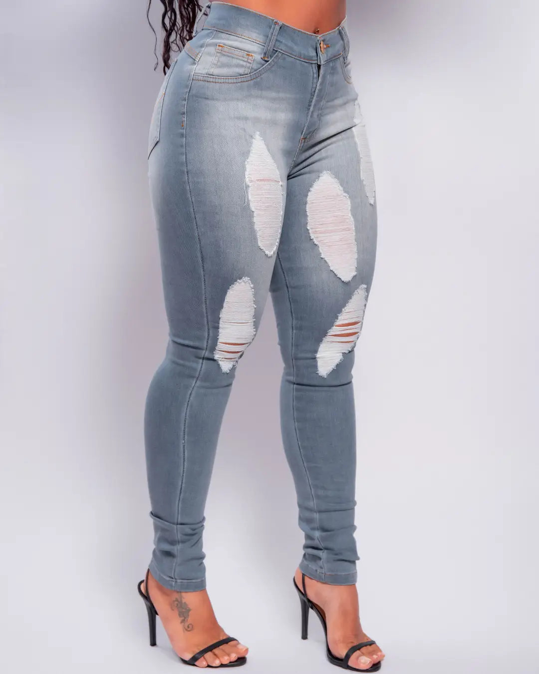 Calça Jeans Feminina Lisa com Detalhe Moderno que se Ajusta ao Corpo 36 ao 44