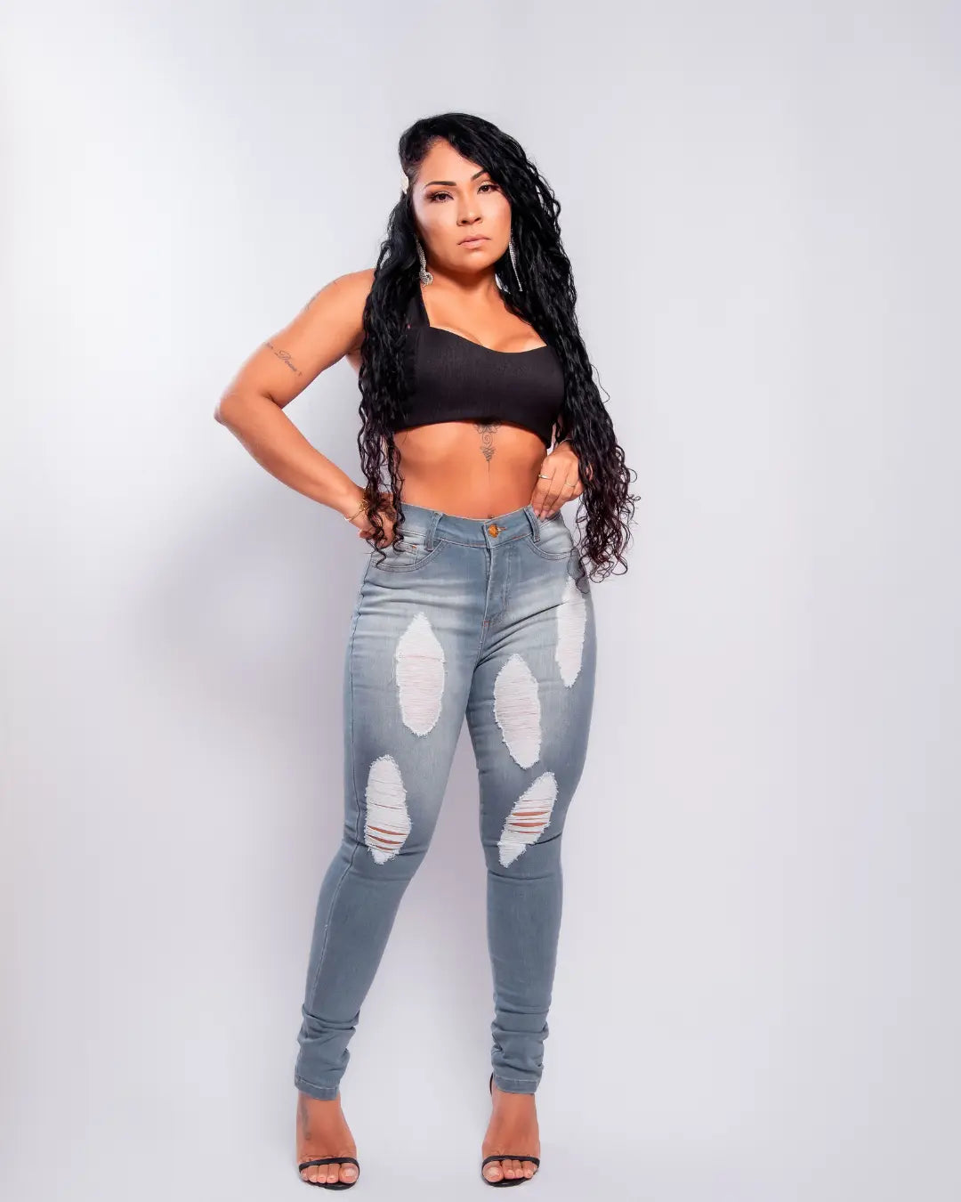 Calça Jeans Feminina Lisa com Detalhe Moderno que se Ajusta ao Corpo 36 ao 44