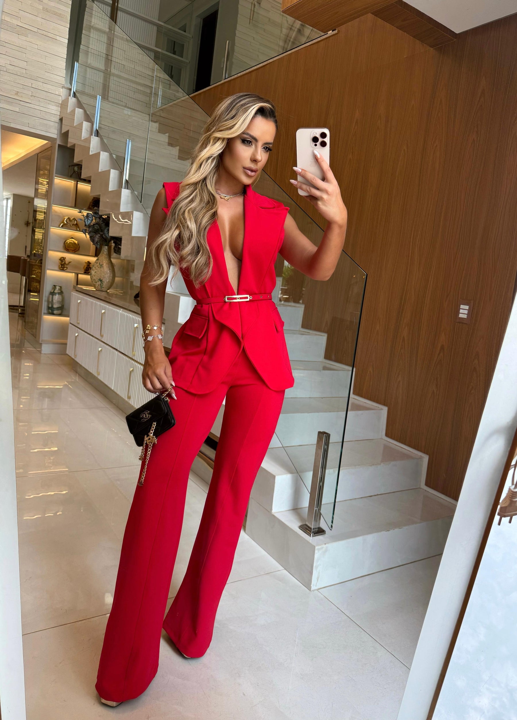 CONJUNTO BRISSA VERMELHO ELEGANTE – COLETE COM CINTO E CALÇA SOCIAL