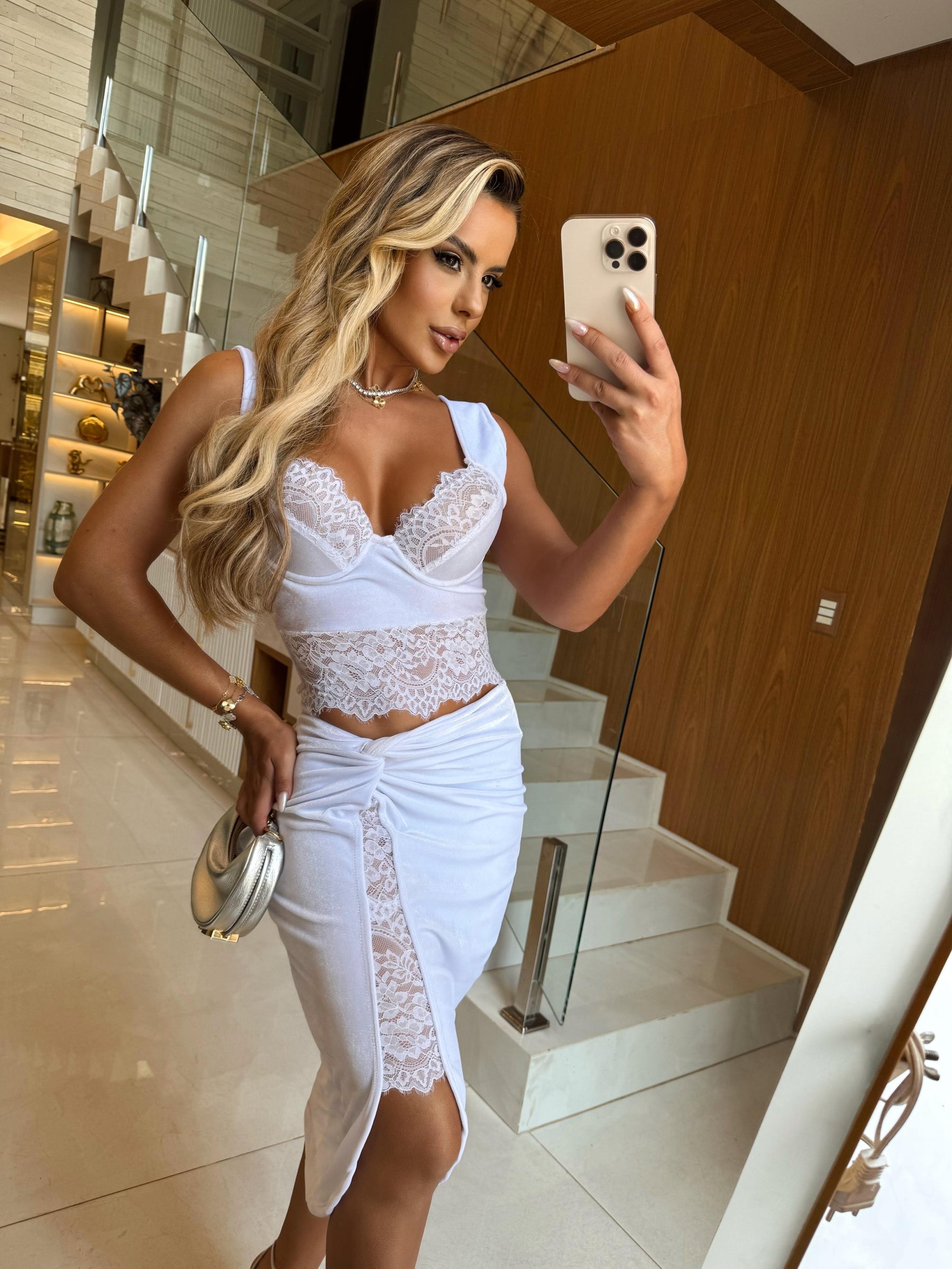 CONJUNTO VELUDO SERENA BRANCO – SAIA MIDI FORRADA E CROPPED