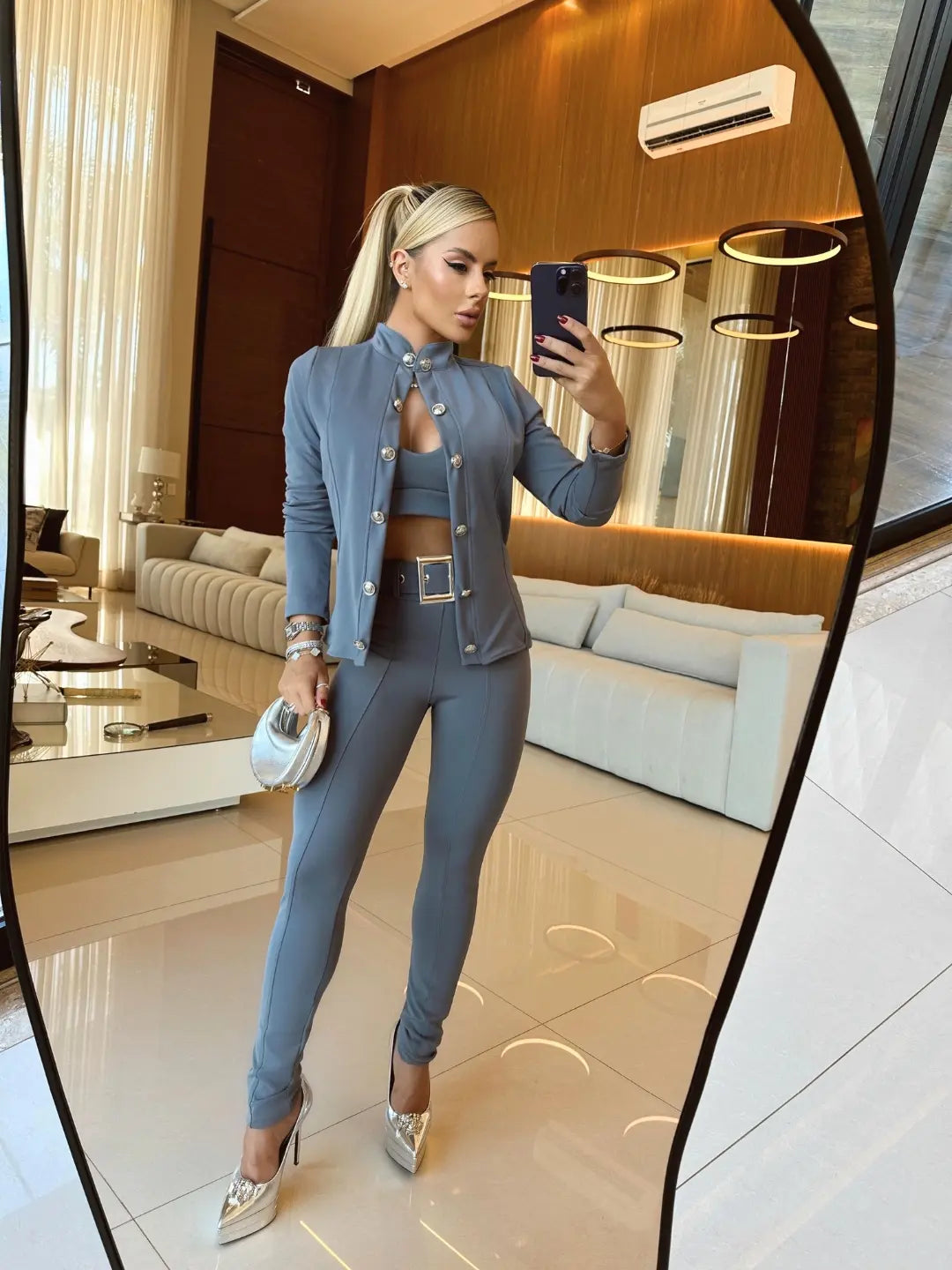 Blazer Celéstia com Top Incluso | Elegância, Sofisticação e Atitude em Cada Detalhe