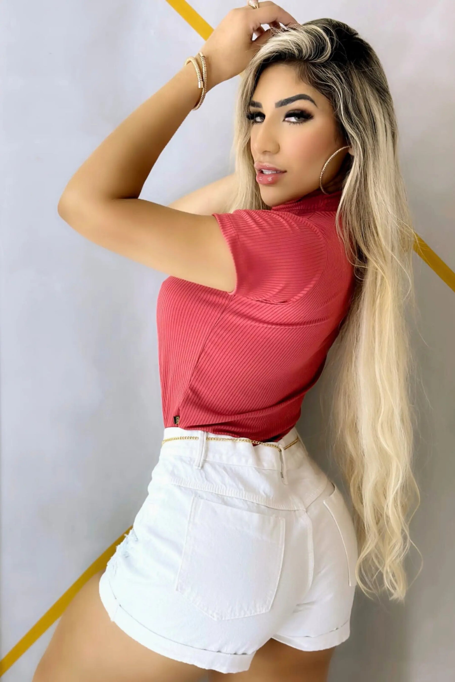 Blusa Feminina com Gola Assimétrica - Tecido Premium e Caimento Perfeito