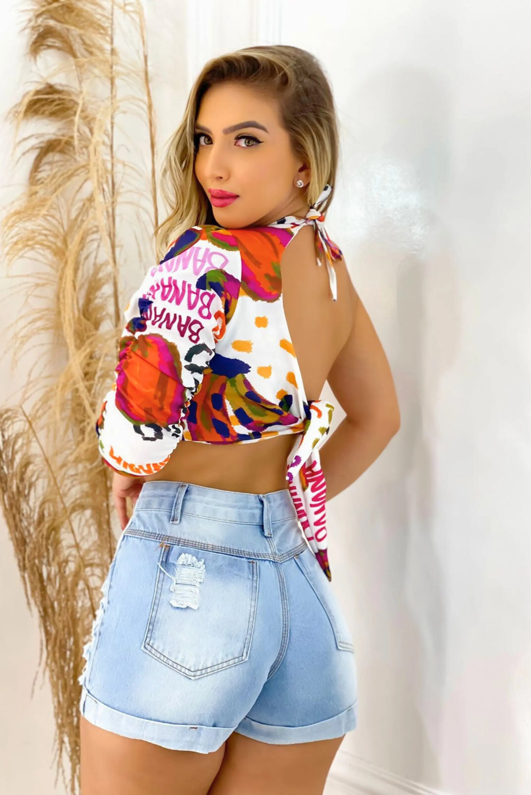 Bermuda Feminina Jeans Destroyed - Tecido Premium e Cós Alto