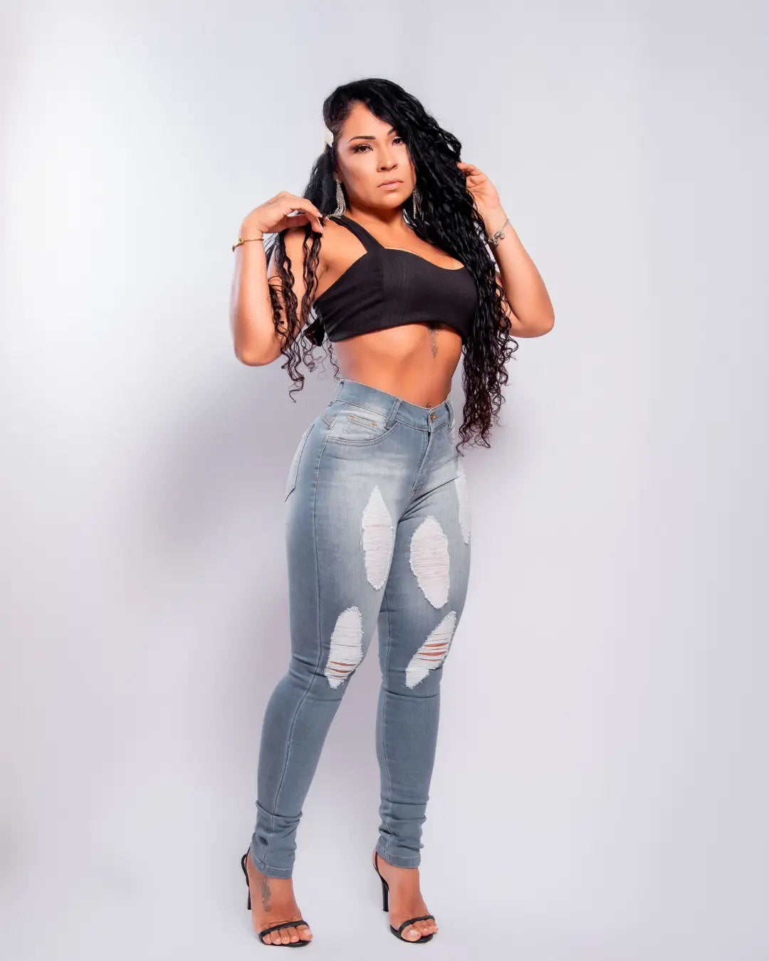 Calça Jeans Feminina Lisa com Detalhe Moderno que se Ajusta ao Corpo 36 ao 44