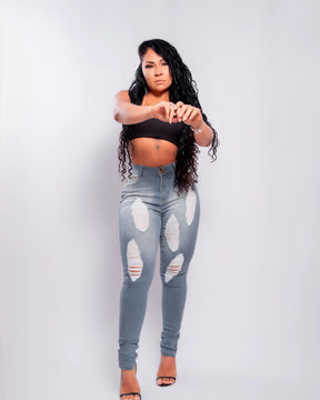 Calça Jeans Feminina Lisa com Detalhe Moderno que se Ajusta ao Corpo 36 ao 44