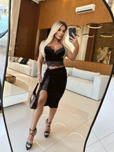 CONJUNTO VELUDO SERENA PRETO – CROPPED E SAIA MIDI FORRADA